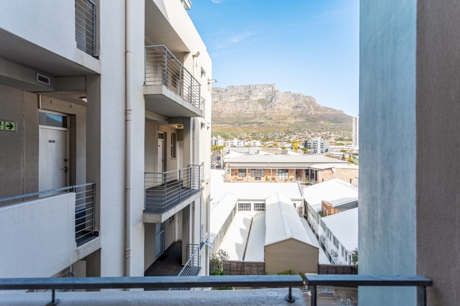 1 Bedroom Property for Sale in Gardens Western Cape